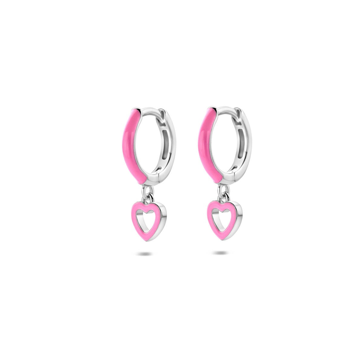 Pendientes de aro de plata rodiada para niños con corazones rosas colgantes.