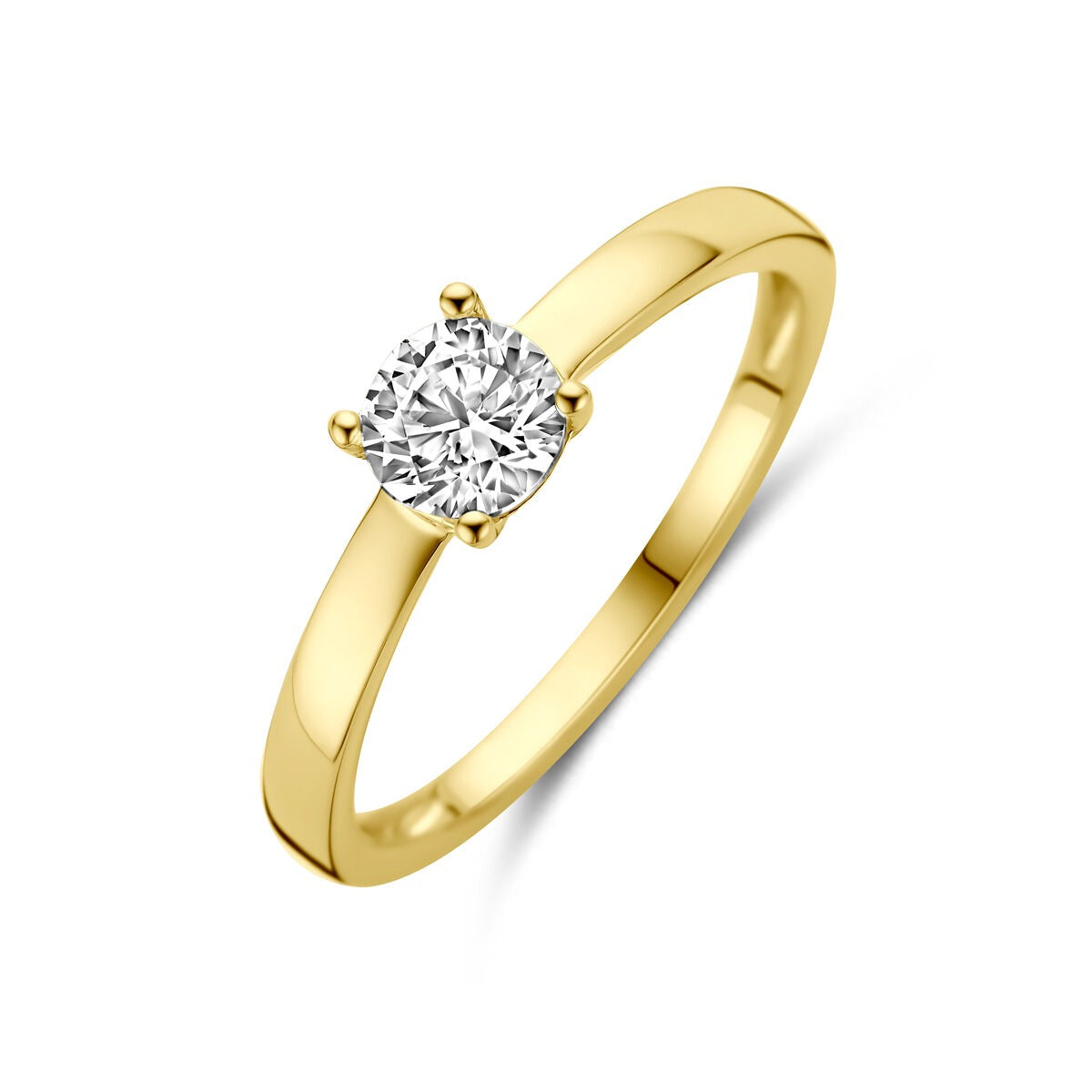 Anillo de plata 925 bañado en oro amarillo con una piedra de zircón brillante.