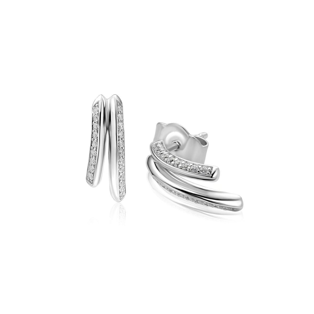 Pendientes de plata con diseño en forma de curvas y detalles de circonitas.