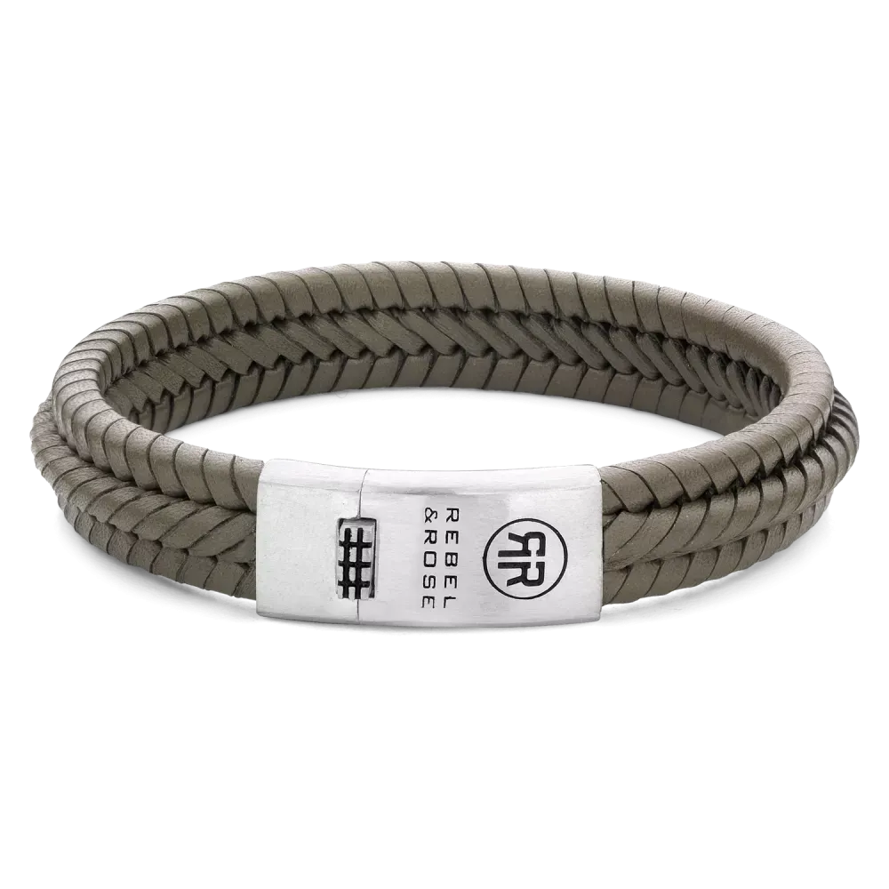Pulsera trenzada de 925 con acabado camuflaje y cierre de acero inoxidable.