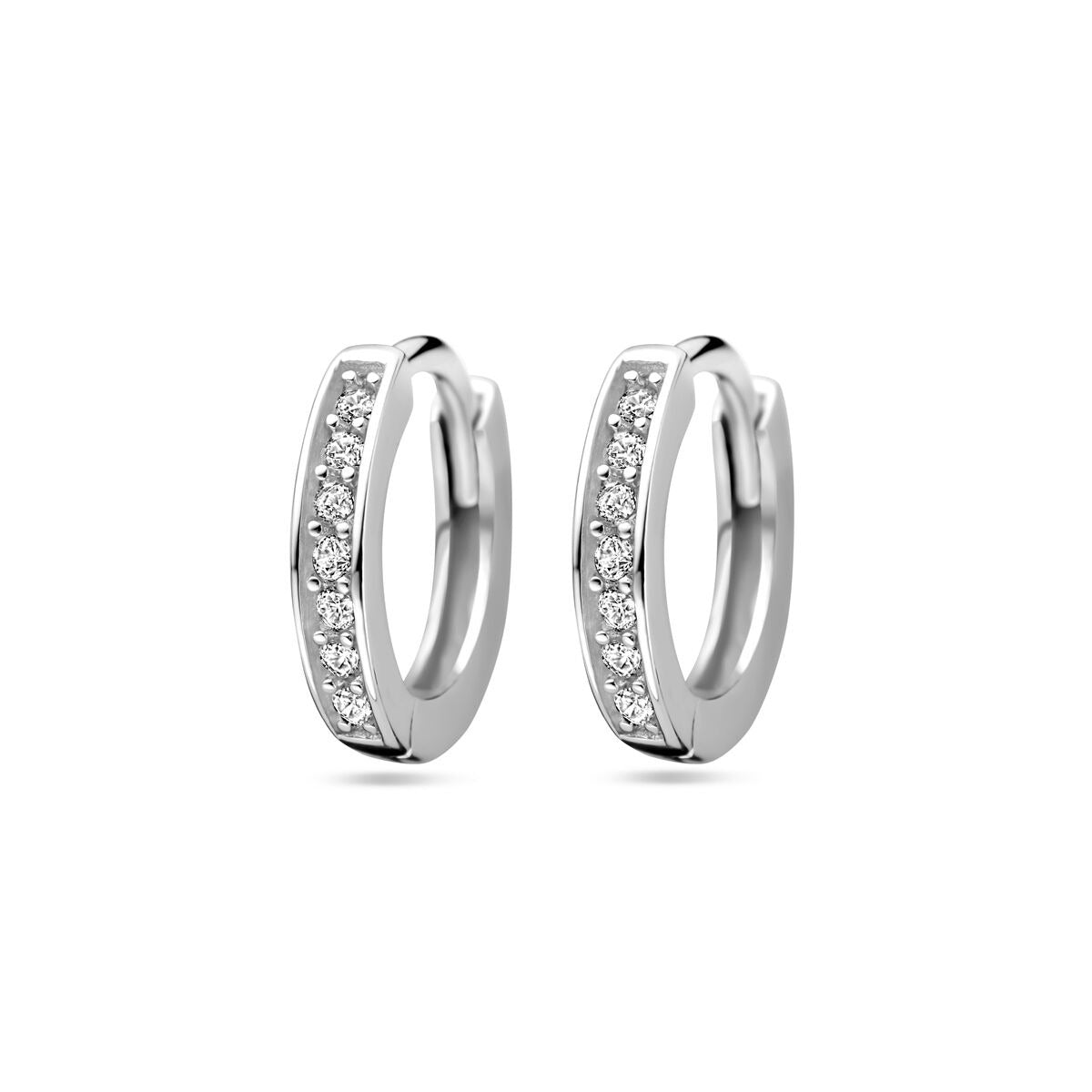 Aros de plata rhodium con circonitas brillantes en un lado.