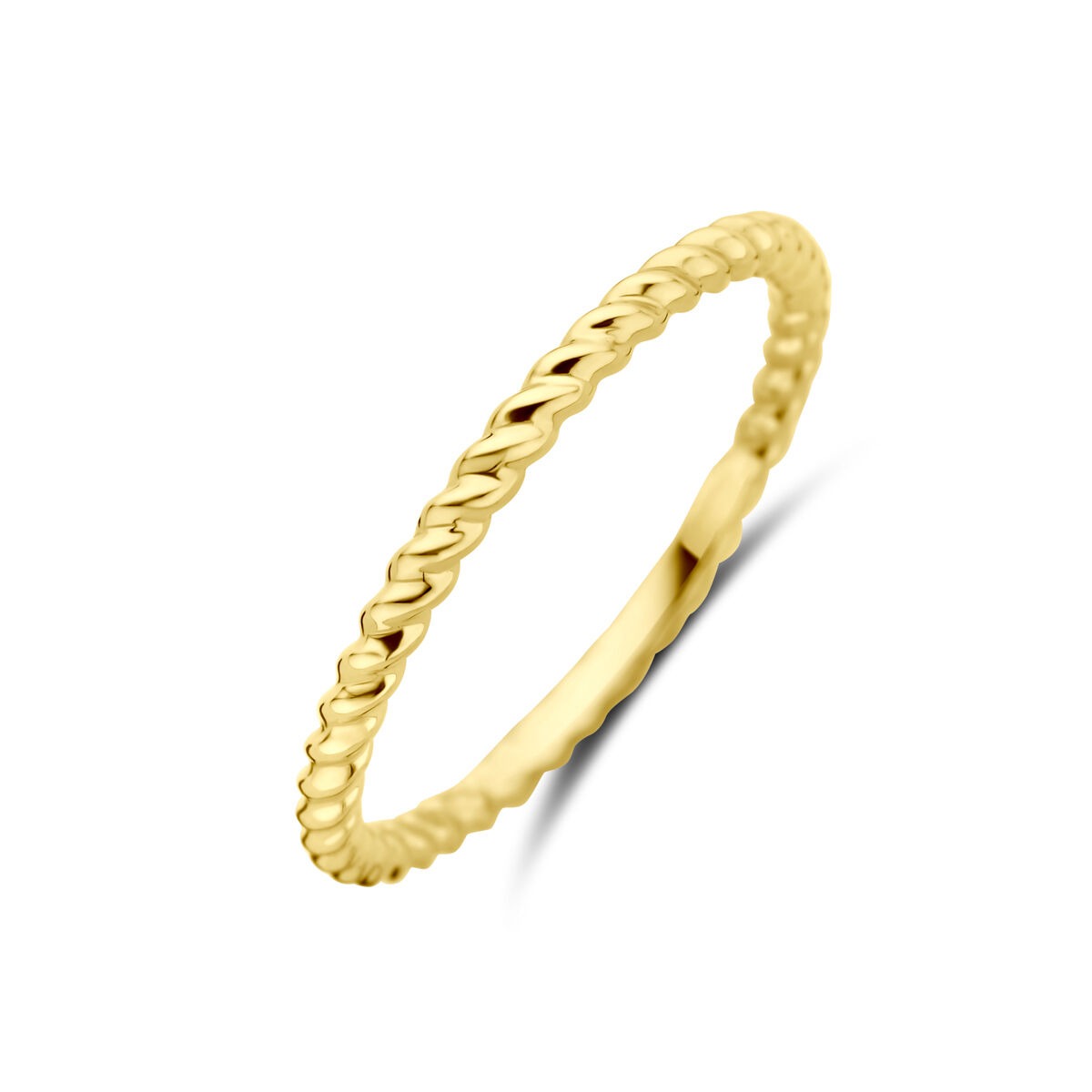 Anillo de dama en oro amarillo de 14k, con diseño trenzado de 1.5 mm de ancho.
