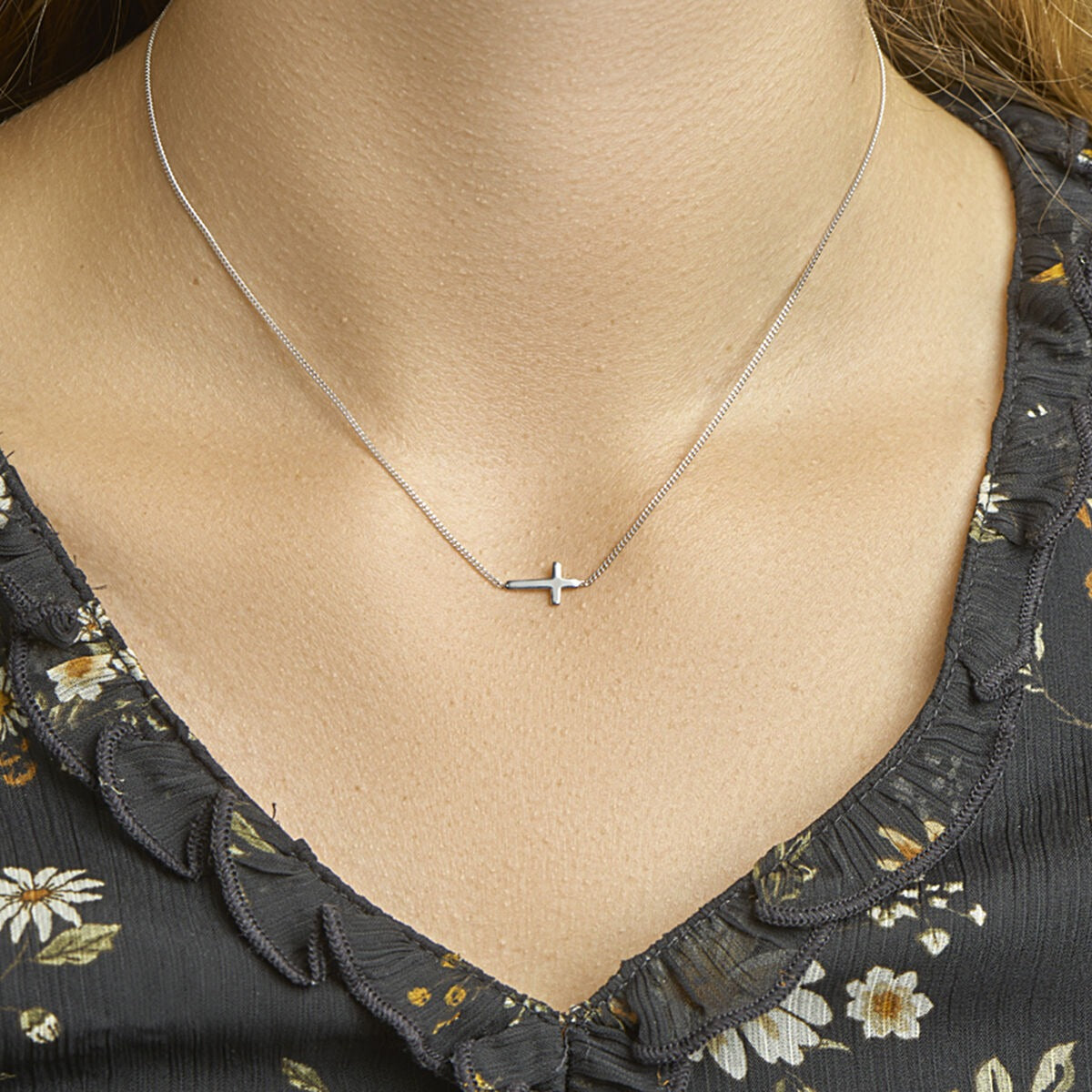 Collar de plata con cruz – collar ancla rodiado