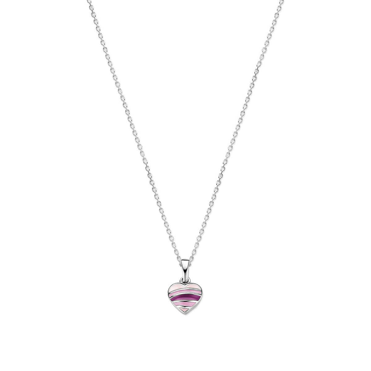 Collar de plata con colgante en forma de corazón, decorado con rayas rosas y moradas.