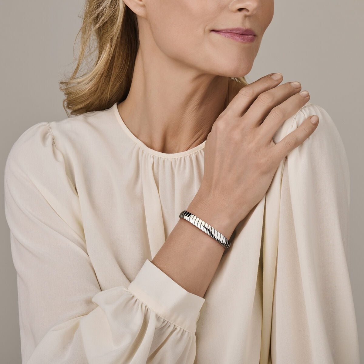 Pulsera de mujer de plata – rodiada con eslabón omega 9 mm 19 cm