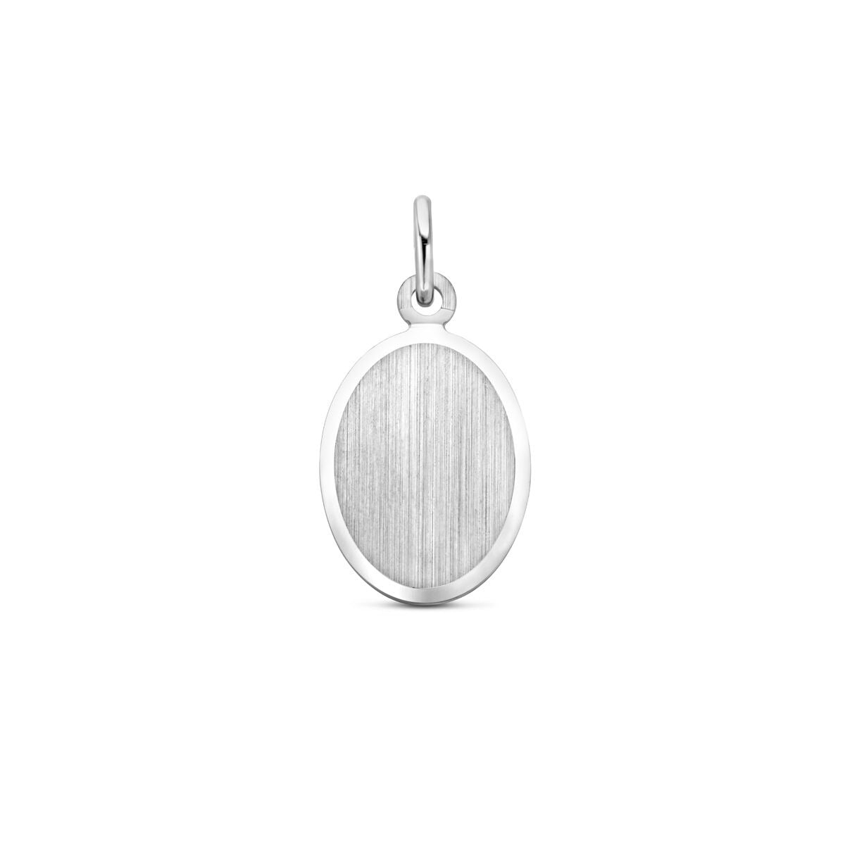 Colgante ovalado de plata 925, con acabado mate y diamantado, mide 24 x 12 mm.