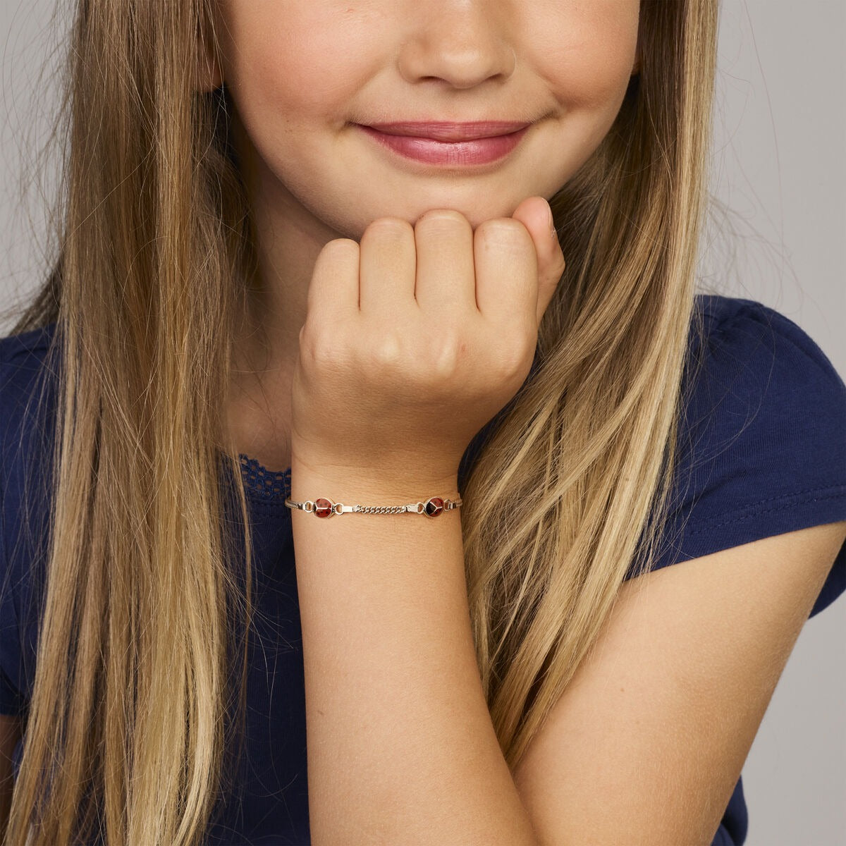 Pulsera infantil de plata con mariquitas – rodiada y con esmalte
