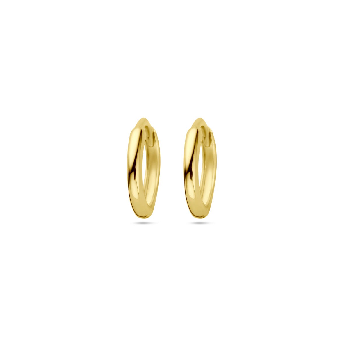 Pendientes de aro de oro amarillo de 14k, con un grosor de 1.5 mm.