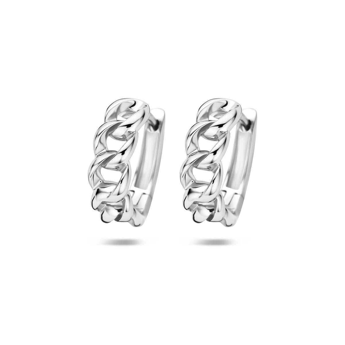 Pendientes de aro plateados con diseño entrelazado y acabado en rodio.