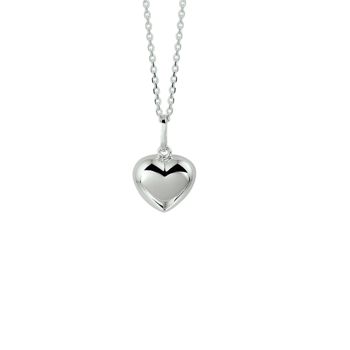 cadena de ancla plateada con colgante en forma de corazón brillante.