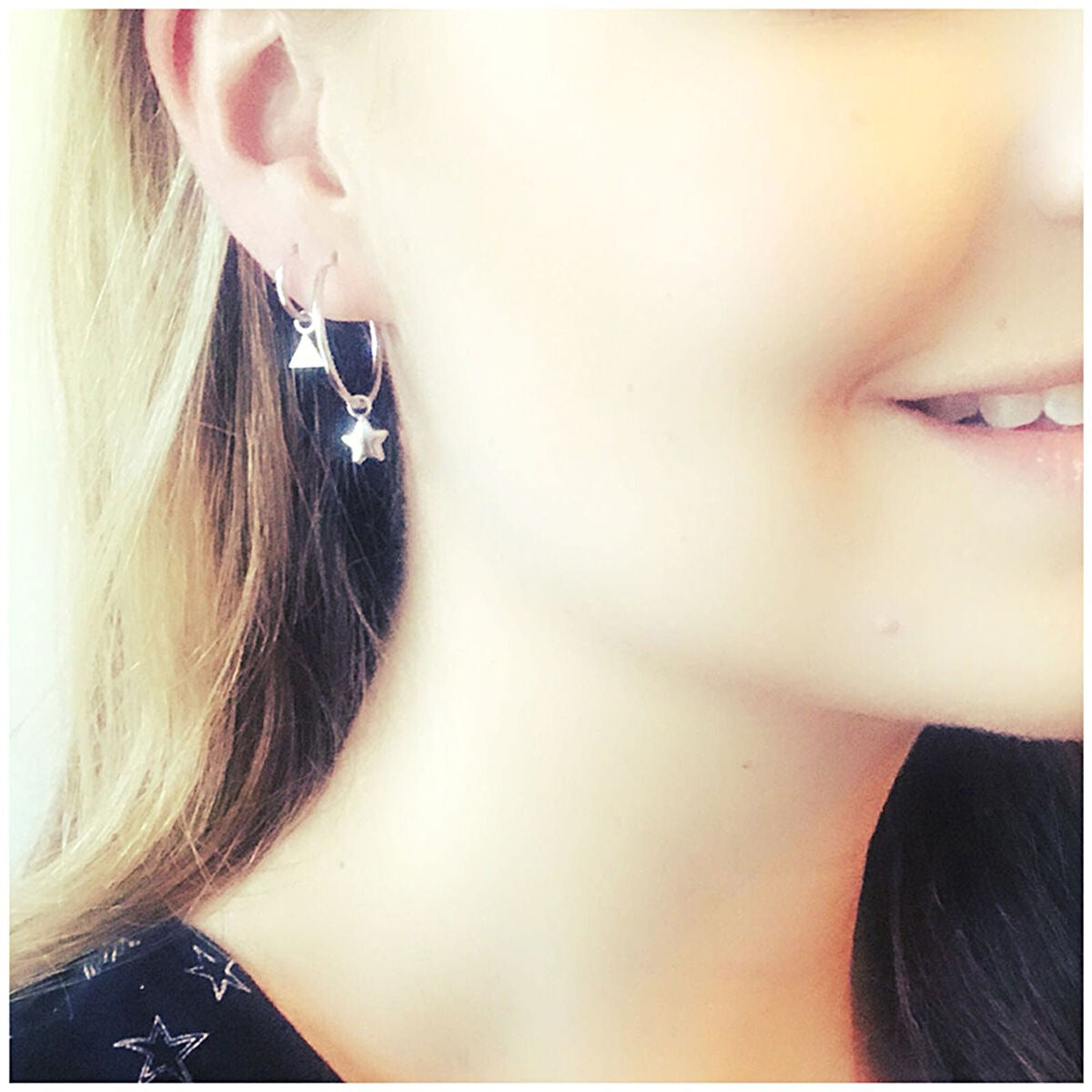 Aros de plata con colgante triangular – rodiado 925
