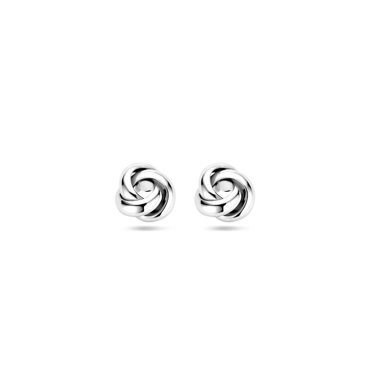 Pendientes de plata de 6 mm, con diseño entrelazado y acabado rodiado brillante.