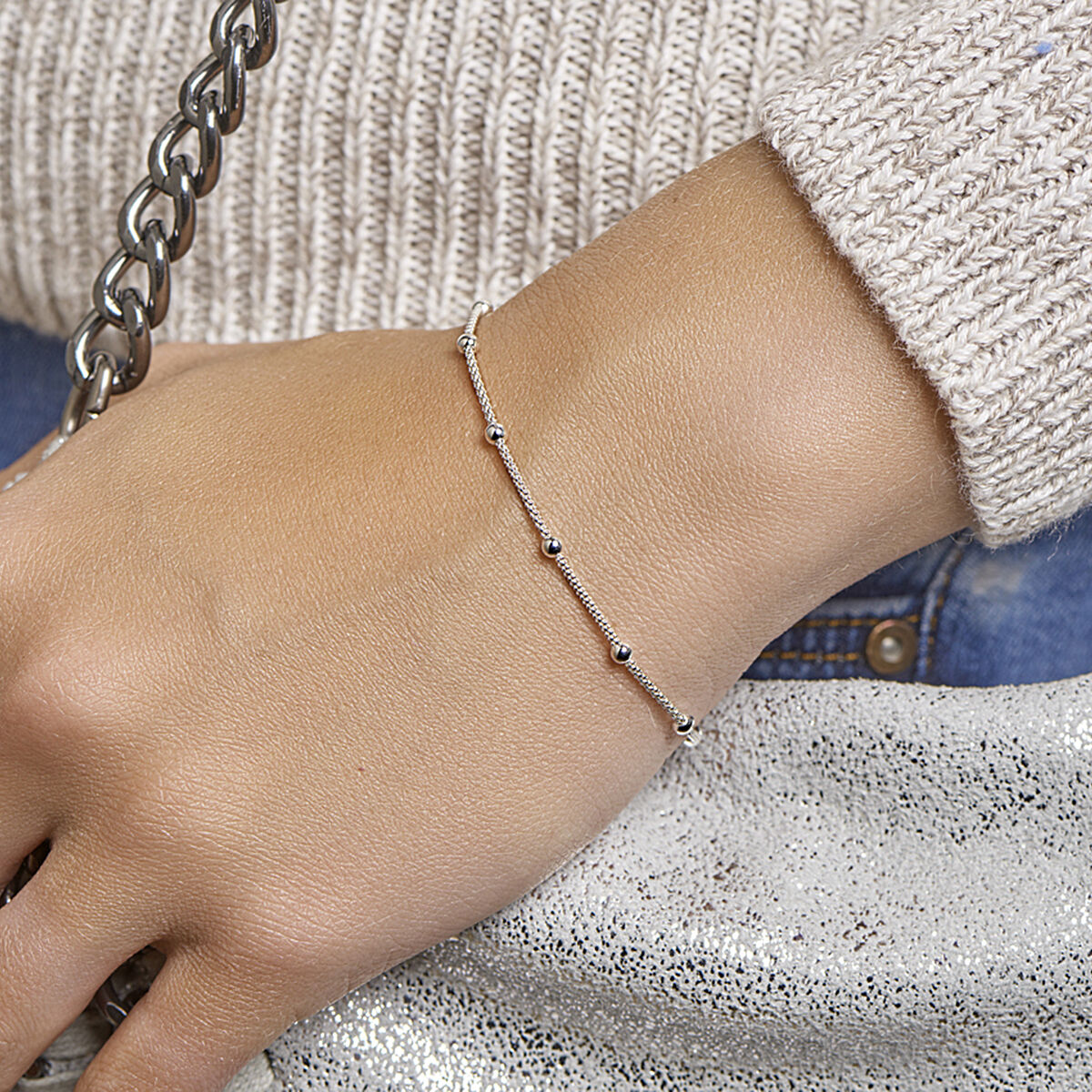 Pulsera de plata con eslabones de bolitas