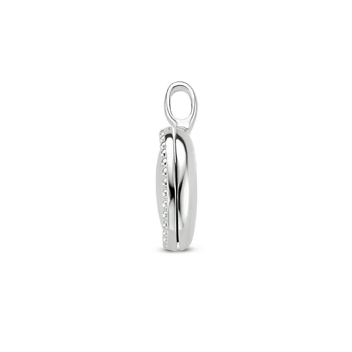Collar de plata con colgante medallón ovalado