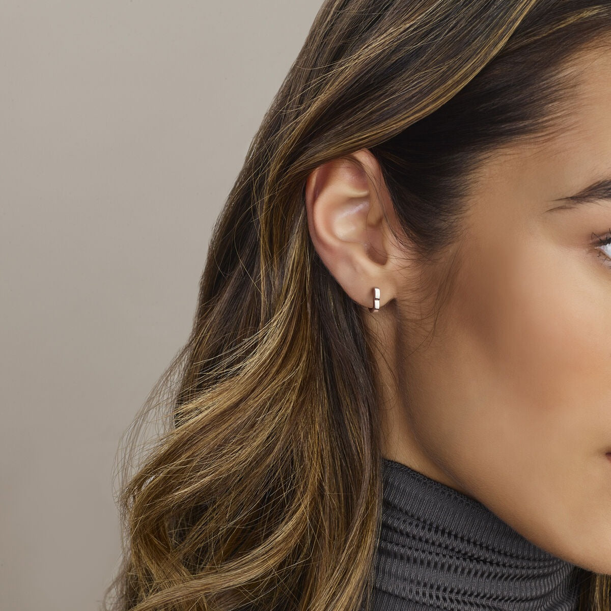 Aros de plata con corazón – plata 925 rodiada