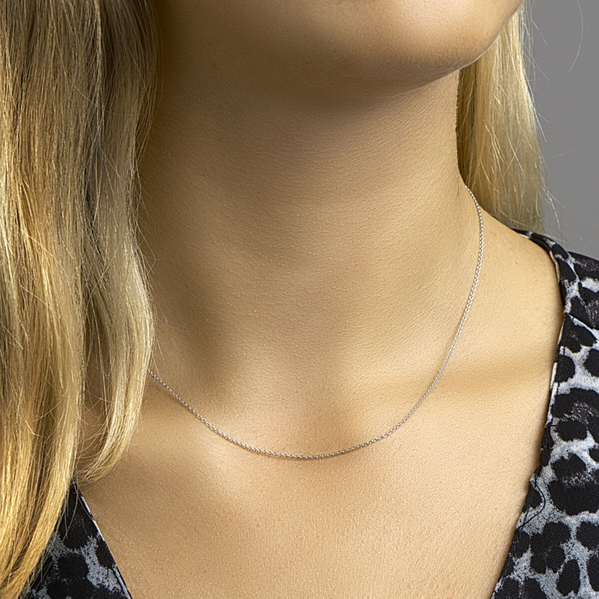 Collar de plata ancla plano chapado en rodio 42 cm