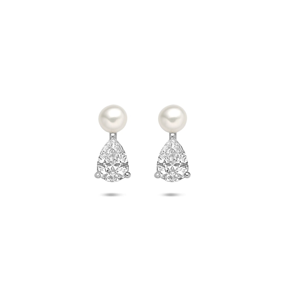 Pendientes de perla con zircón en plata de ley 925 rodiada.