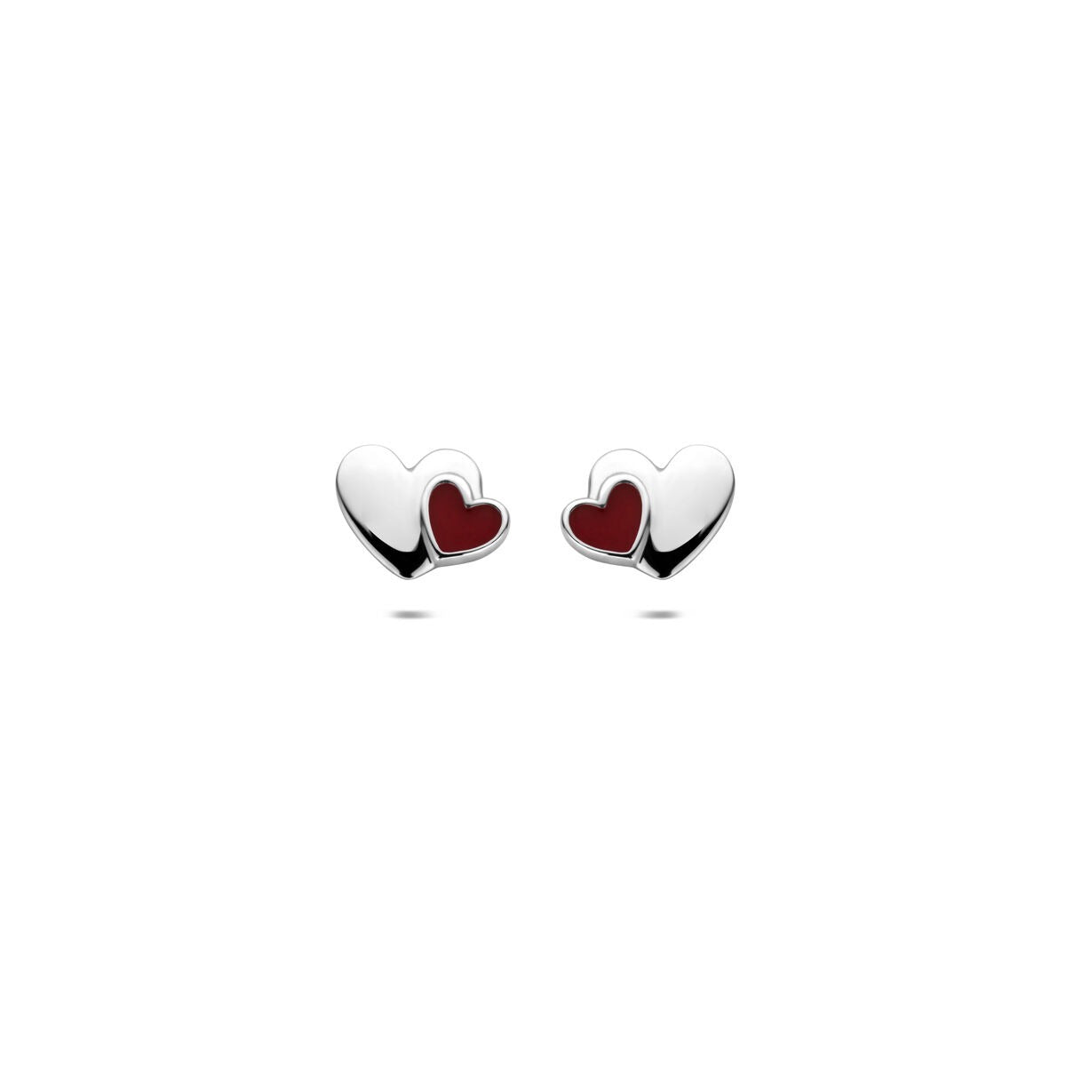 Pendientes de primera puesta en forma de corazón, de plata 925 rodiada con esmalte rojo.