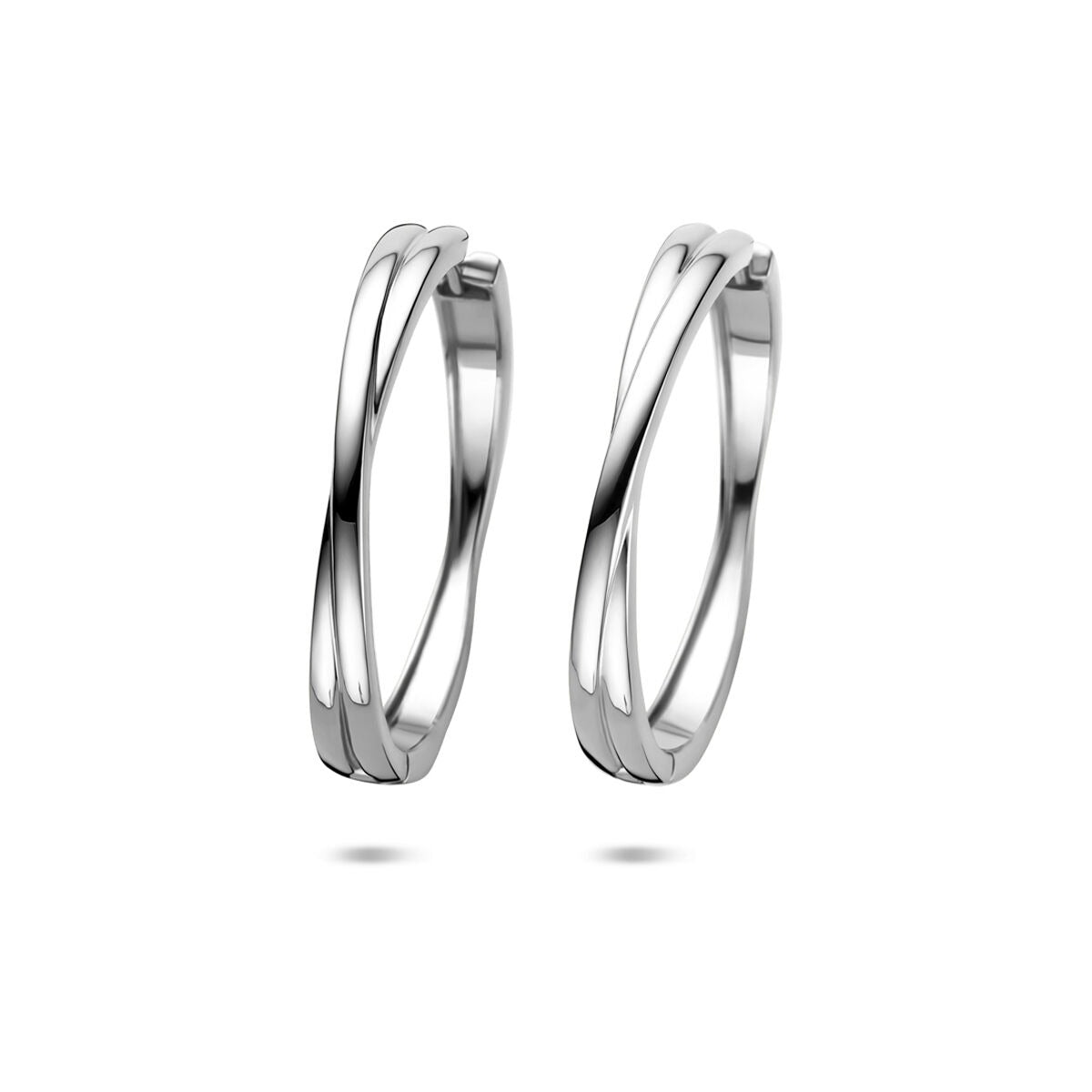Pendientes de aro plateados de 40 x 5 mm con diseño entrelazado.
