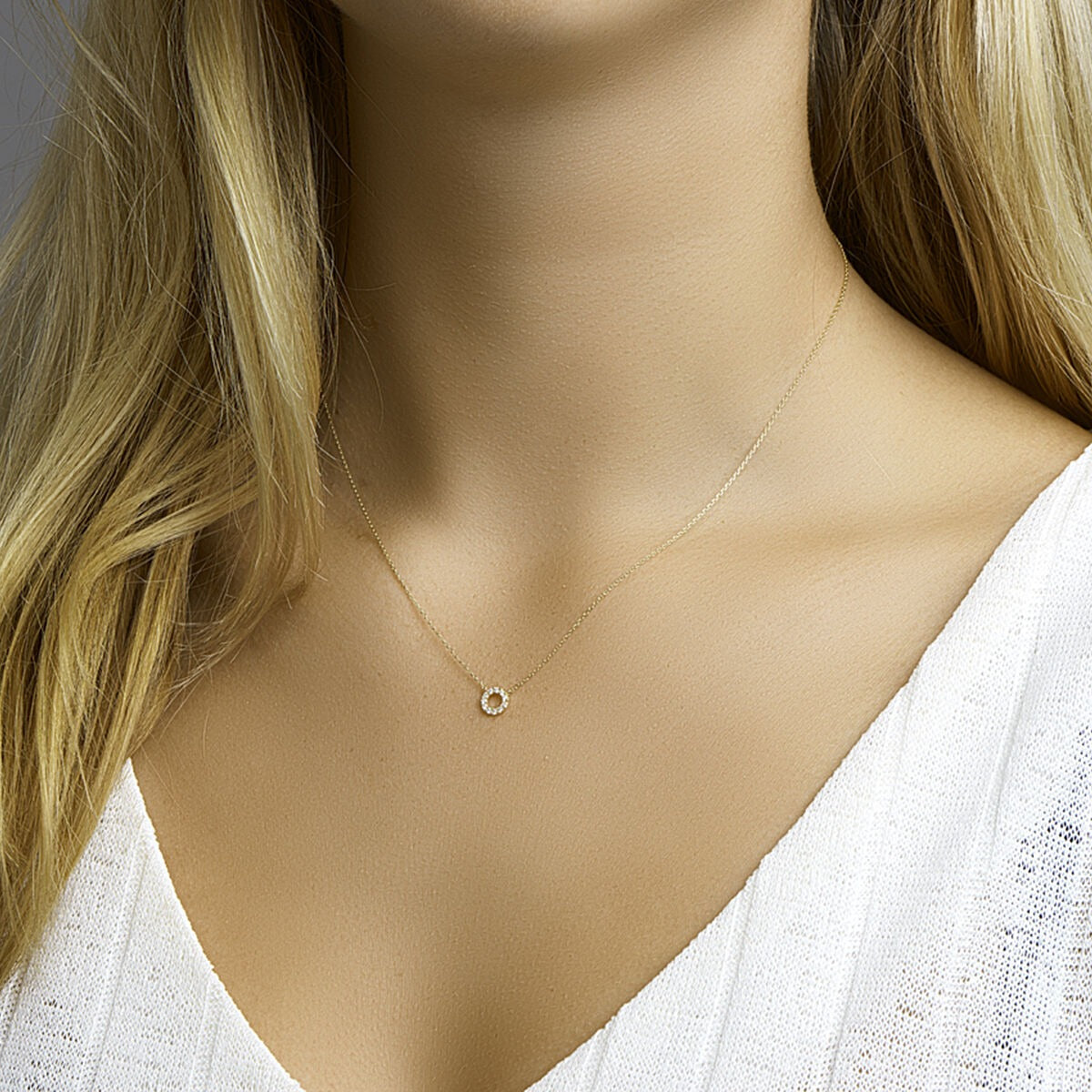 collar de oro amarillo de 9k con circonitas