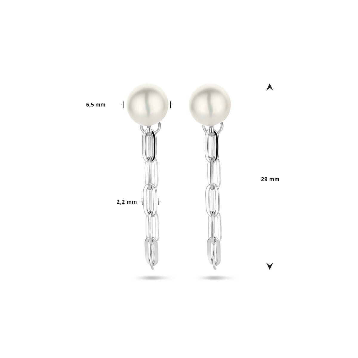 Pendientes de perla de 6,5 mm con cadena plateada y acabado en rodio.
