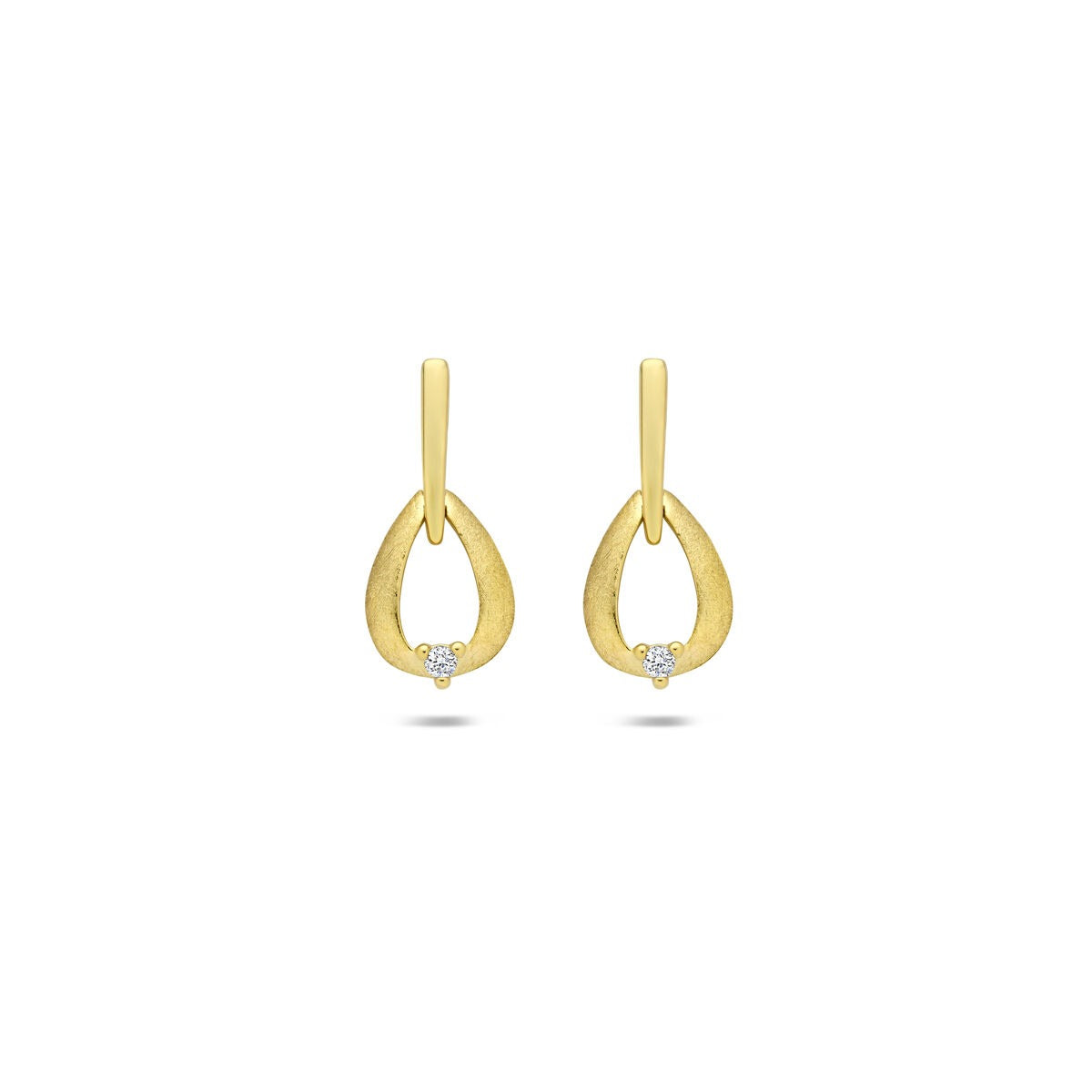 Pendientes de oro amarillo de 14k con un diamante, en forma de gota con acabado mate.