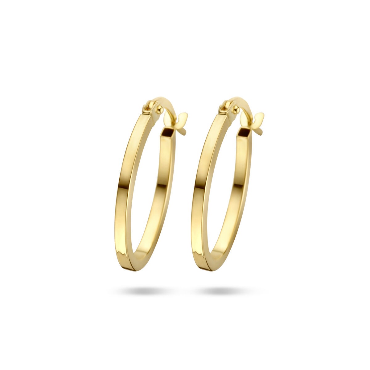 Aros de oro amarillo de 9k con un diseño liso y cierre de mariposa.