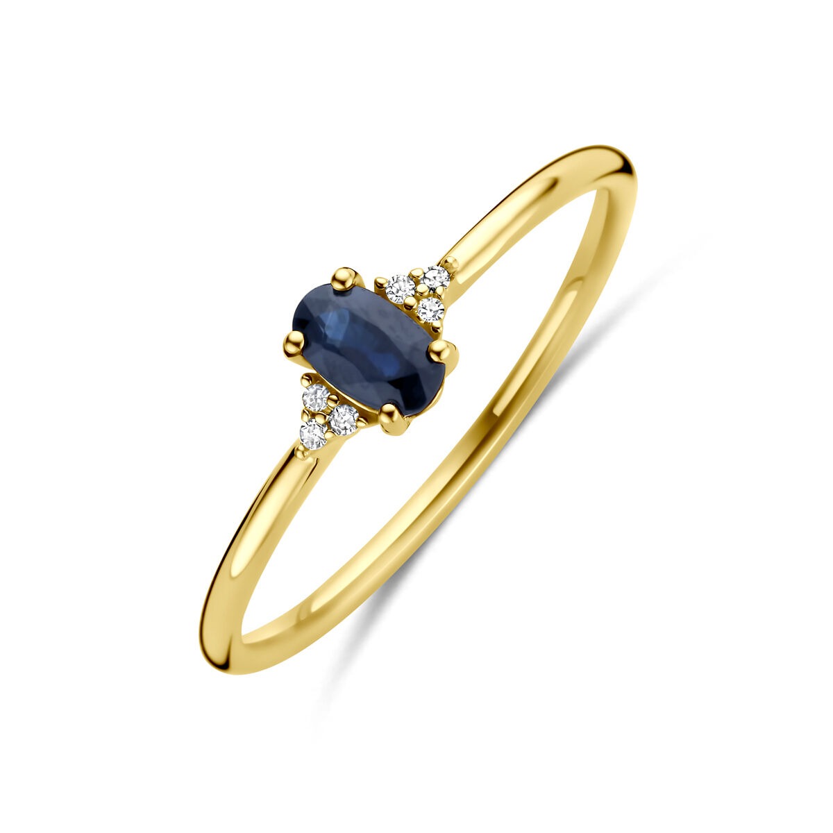 Anillo dorado de 14k con zafiro ovalado y diamantes brillantes a los lados.