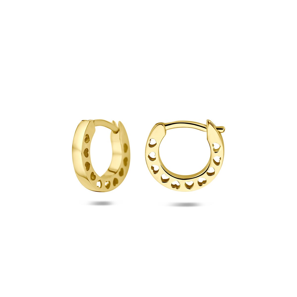 Aros de oro amarillo con corazones