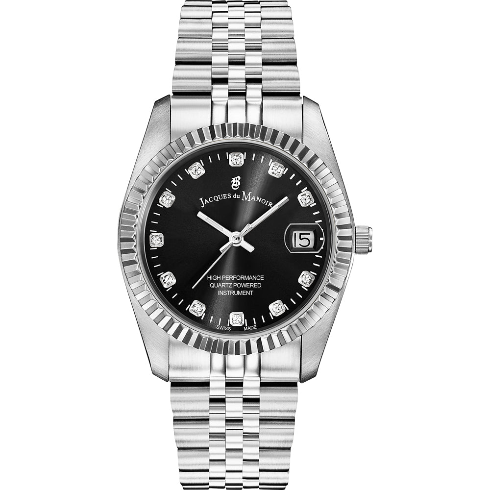 Reloj de acero inoxidable con esfera negra, bisel estriado y detalles en forma de diamante.