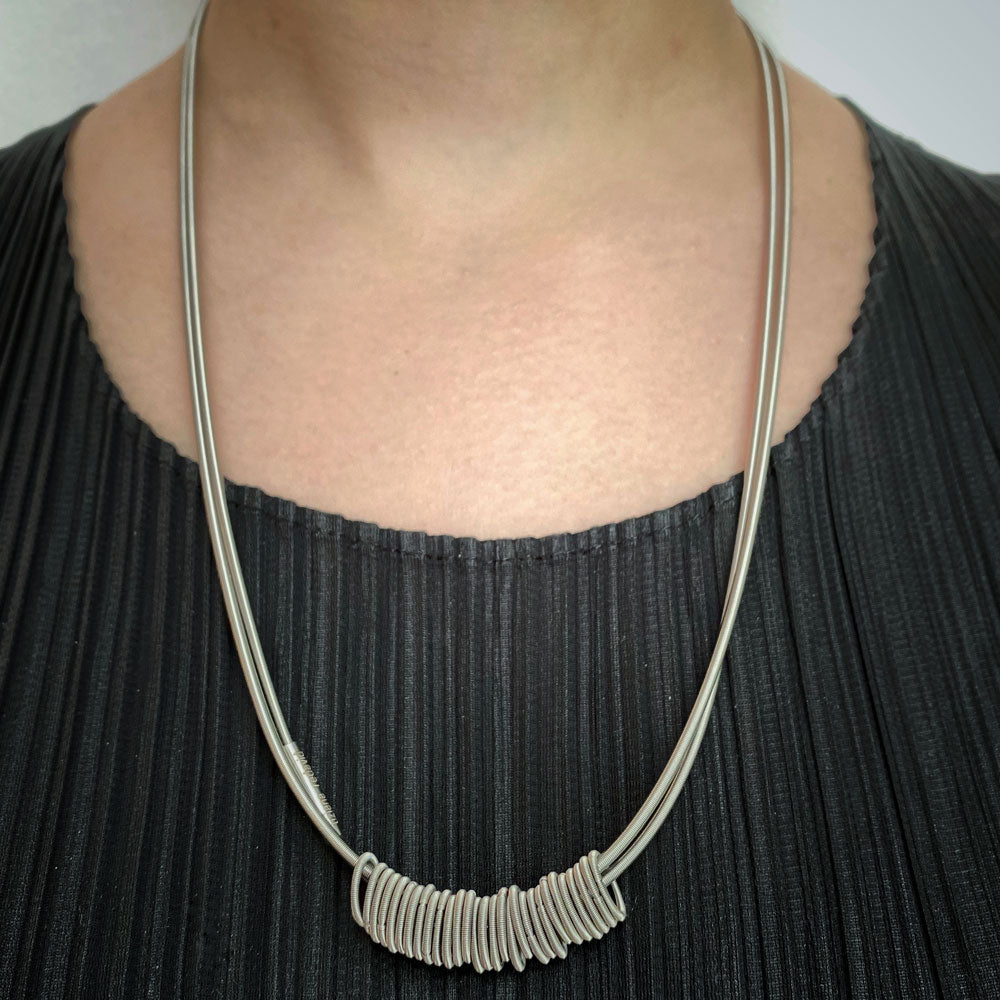 N2 Collar de diseño de acero inoxidable
