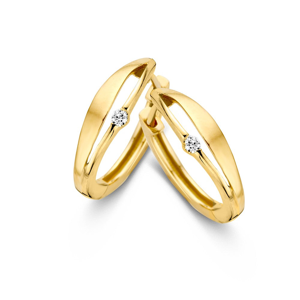 Aros de oro amarillo con diamante, diseño sutil y lujoso, 0,03 crt.