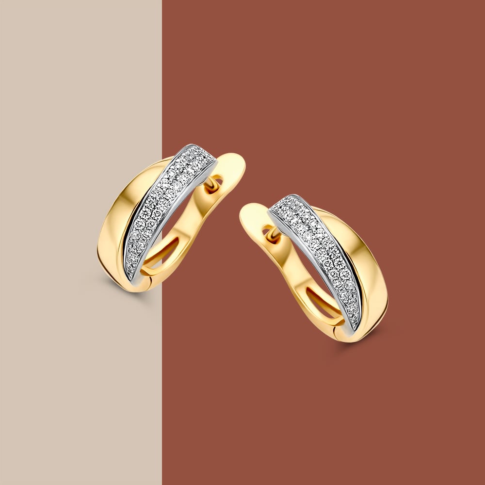Aros Bicolor de Oro Amarillo y Oro Blanco con Diamante en Pavé – Aros de 14 Quilates con 0.20 Quilates de Diamante