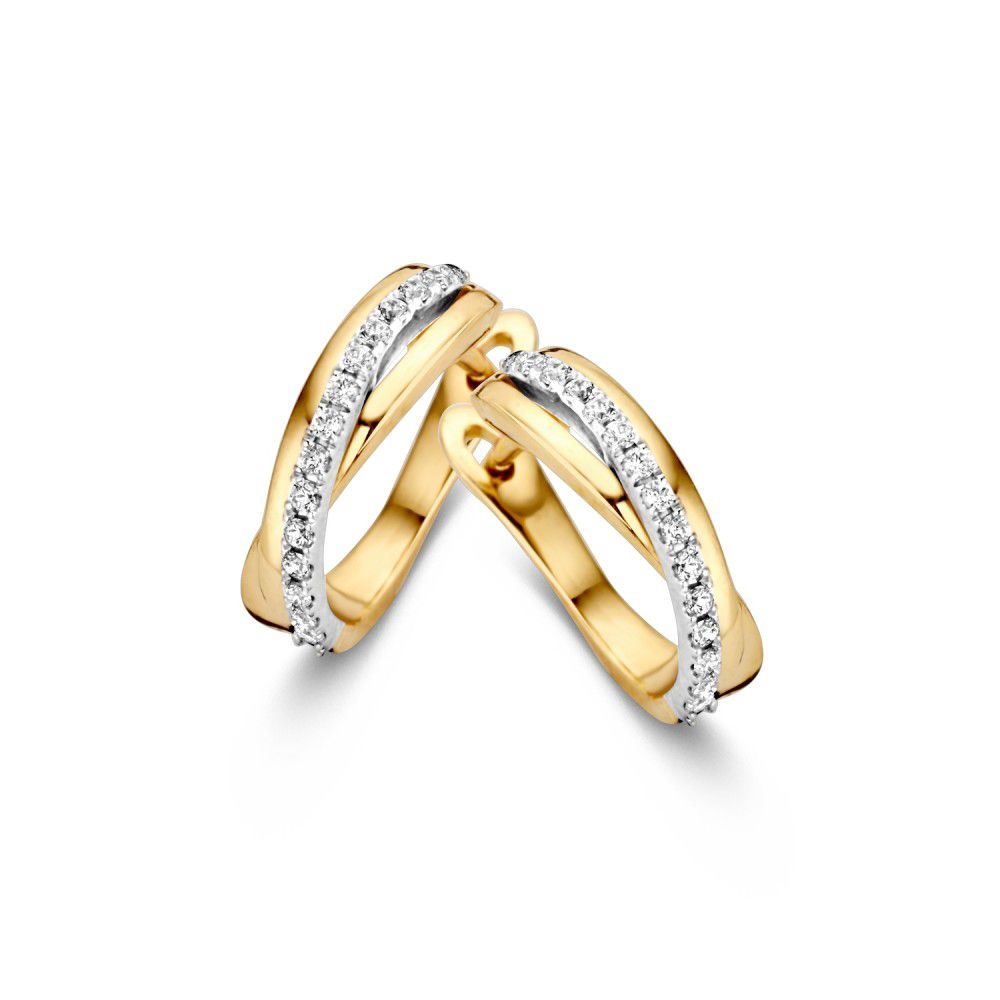 Aros bicolores de oro con circonitas, diseño elegante con múltiples bandas, 14 quilates.