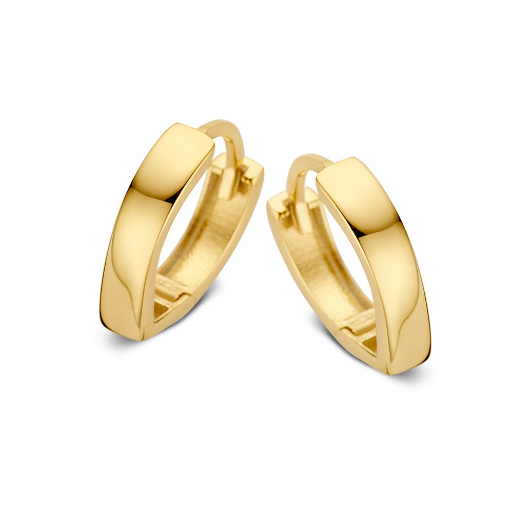 Pendientes de aro en oro amarillo con un diseño simple y elegante.
