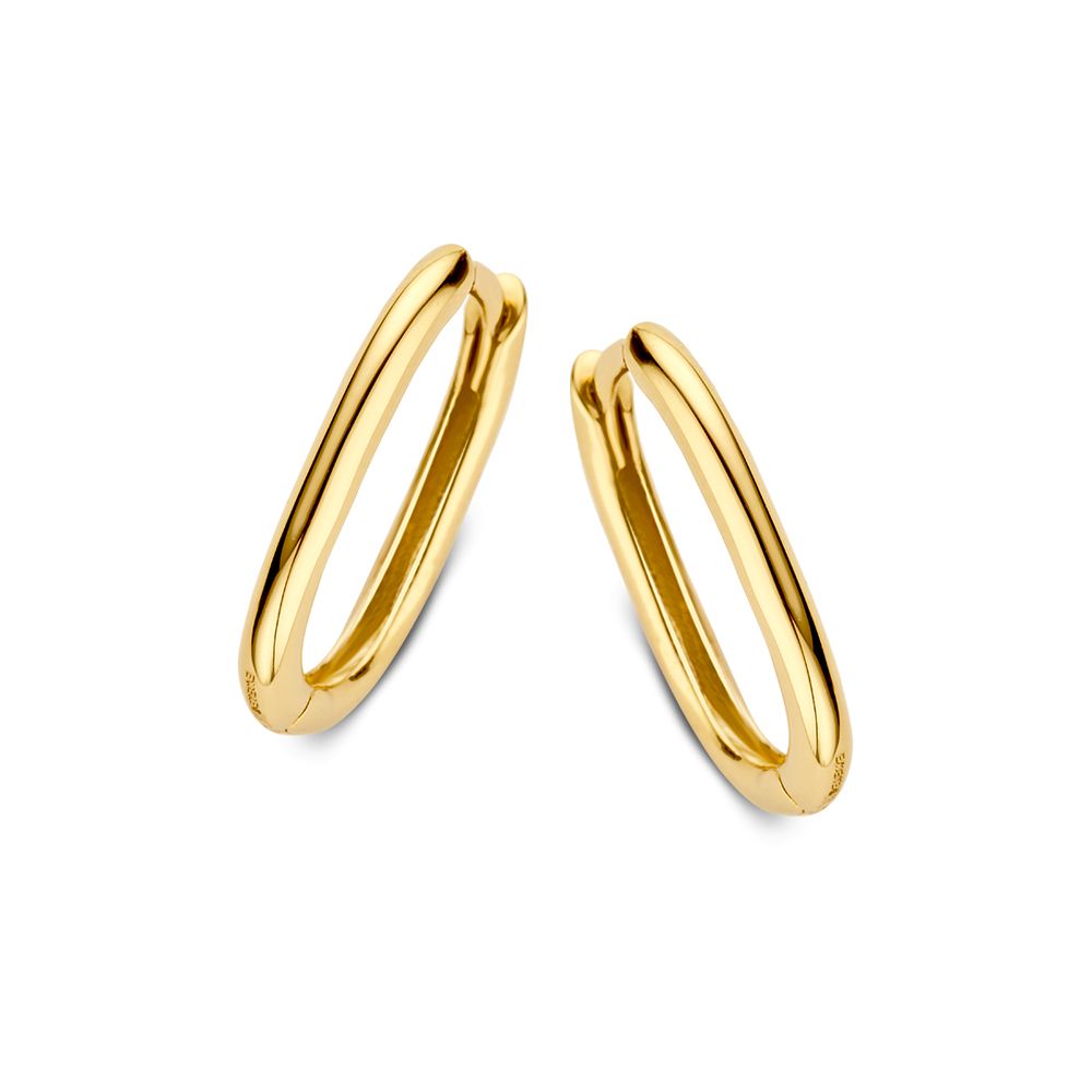 Pendientes de aro en oro amarillo, con un diseño sutil y refinado.