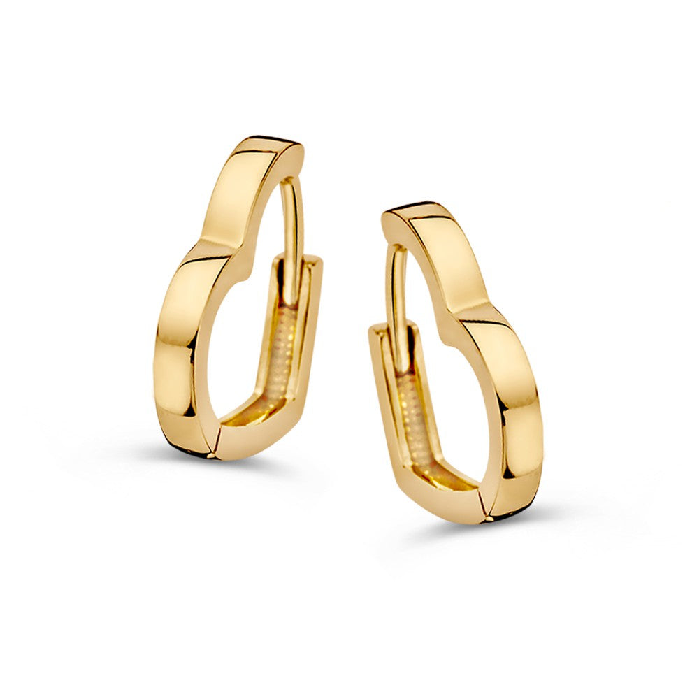 Pendientes de aro dorados en forma de corazón, con un diseño elegante y moderno.