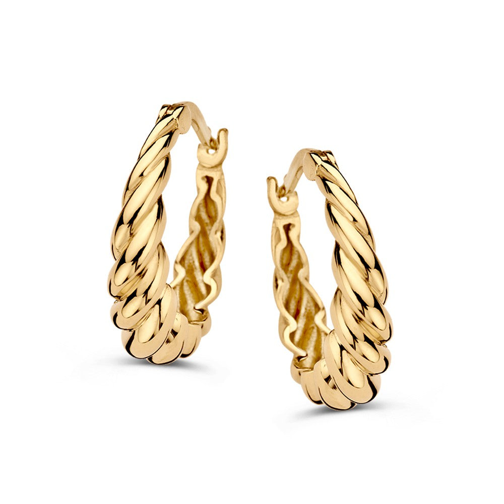 Aros de oro amarillo con diseño trenzado, que aportan un toque de elegancia atemporal.