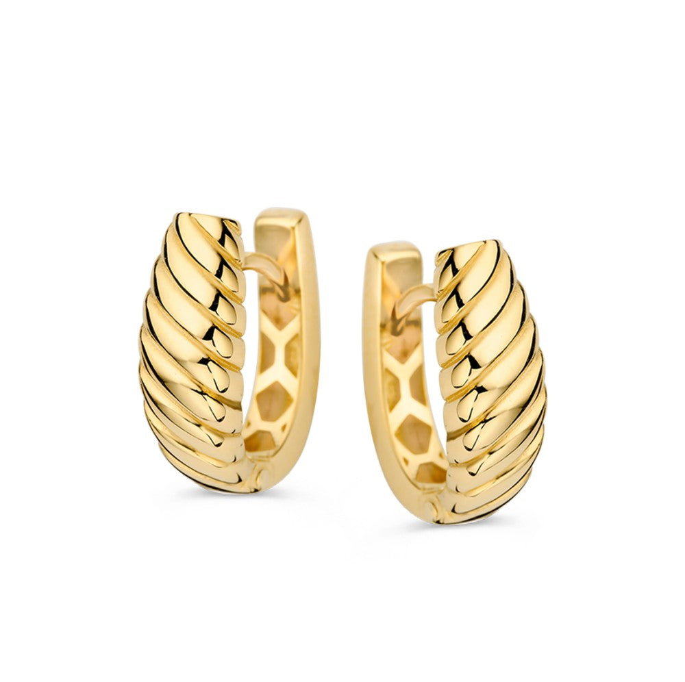 Aros de oro amarillo con diseño trenzado y acabado brillante.