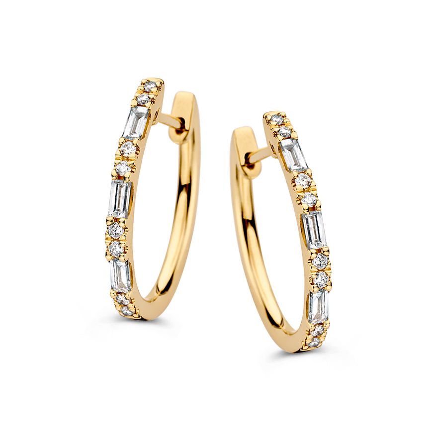 Aros de oro amarillo con diamantes brillantes y baguette, 0,38 crt, diseño sutil y lujoso.