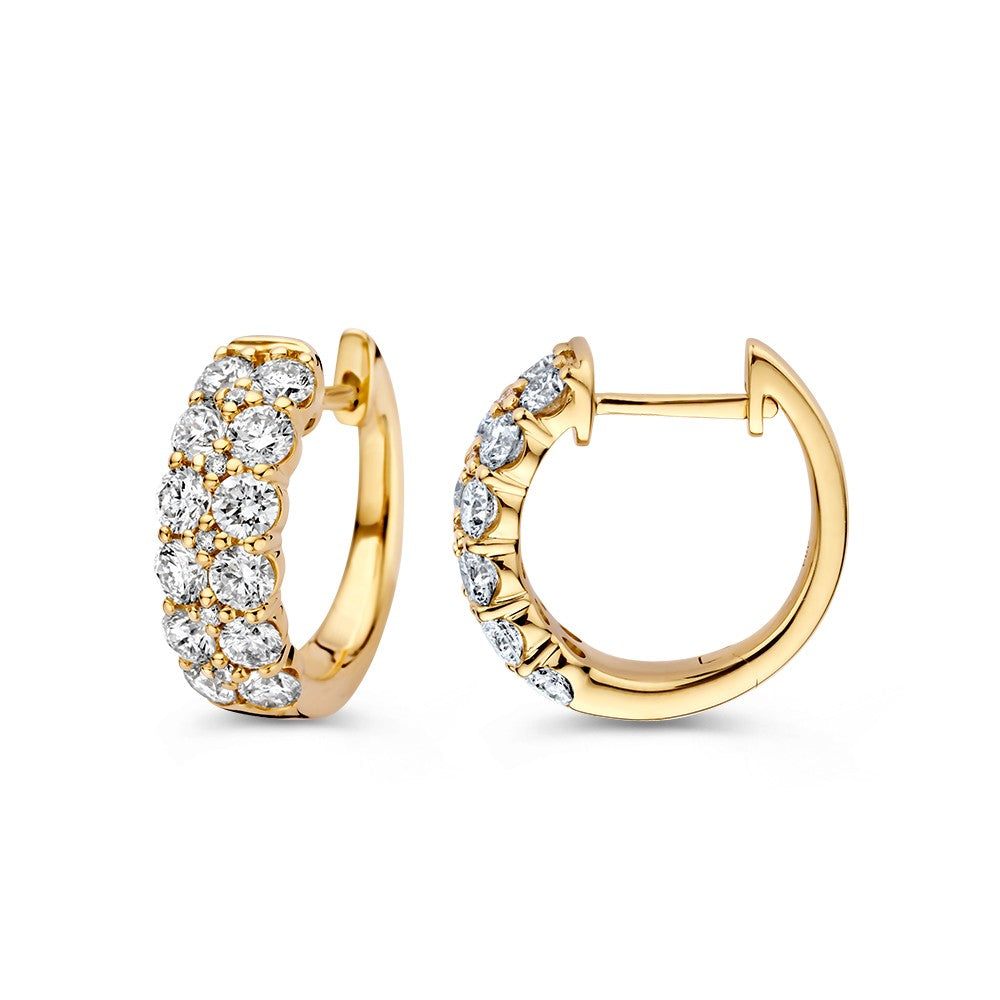 Aros de oro amarillo de lujo con diamantes brillantes en engaste pavé 1,72 crt.