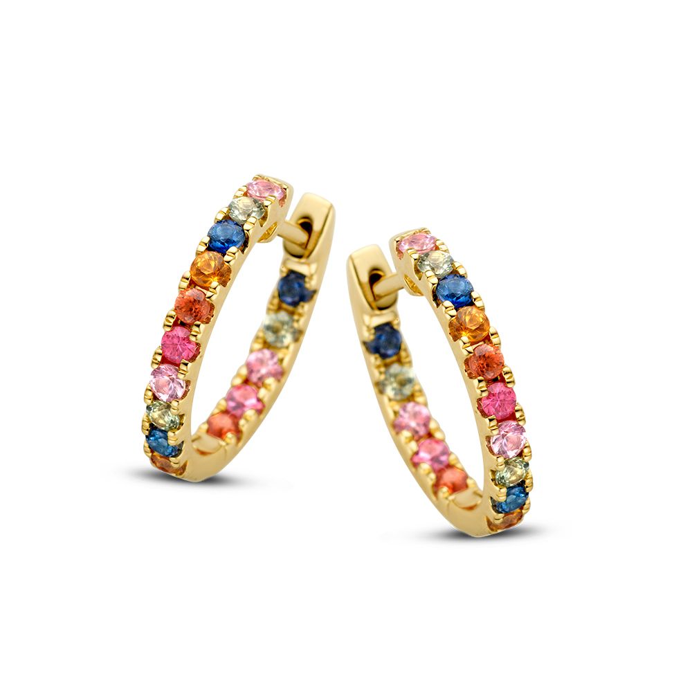 Aros de oro amarillo con zafiros en diferentes colores en engaste chatón.