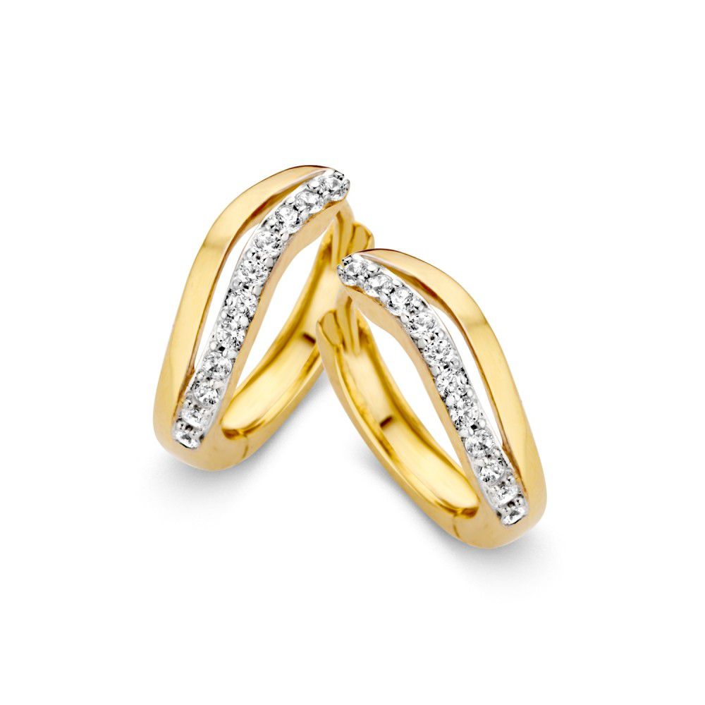 Pendientes de aro dorados elegantes con bandas onduladas y circonitas brillantes.