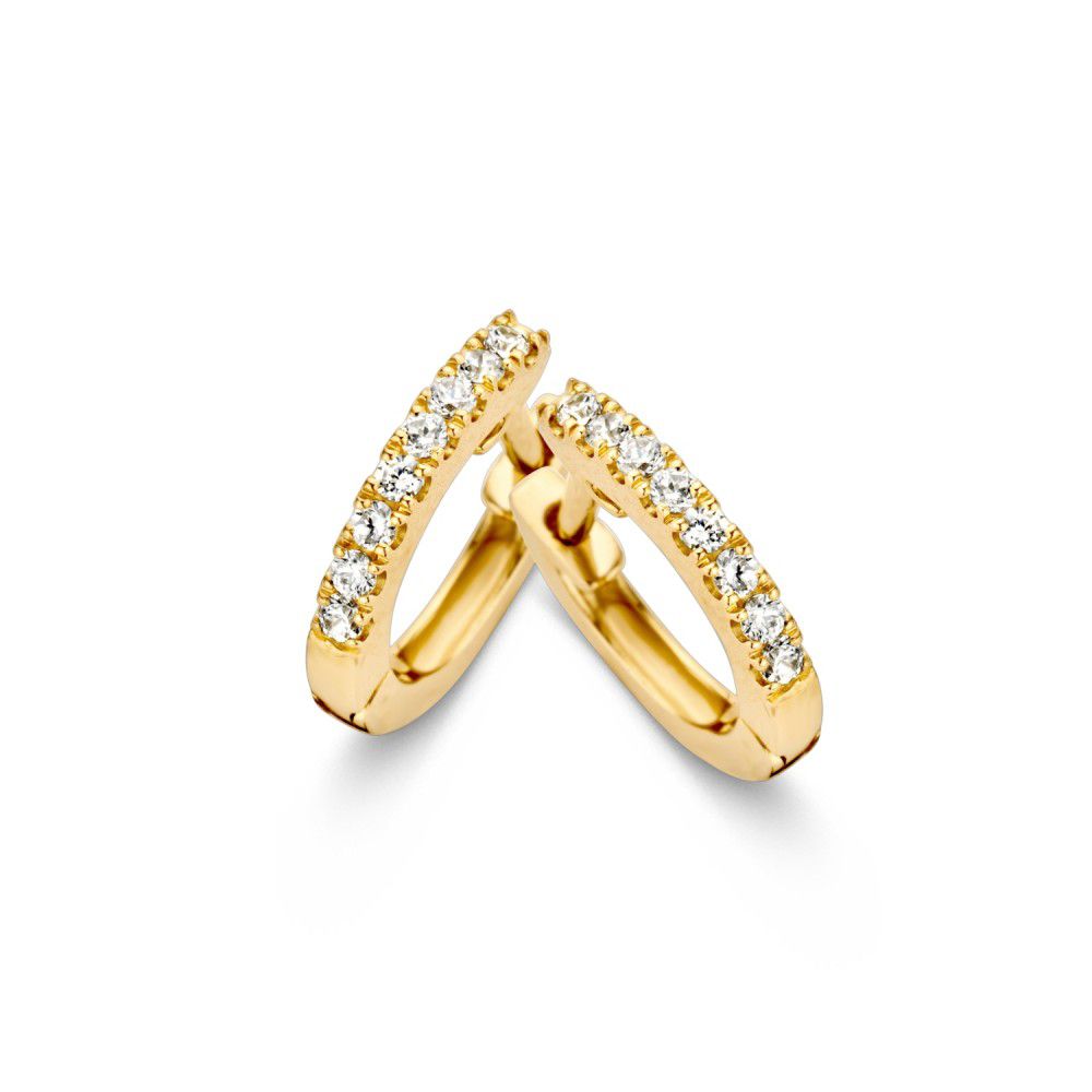 Aros de oro amarillo con circonitas, diseño refinado y acabado brillante, ideal para cualquier ocasión.