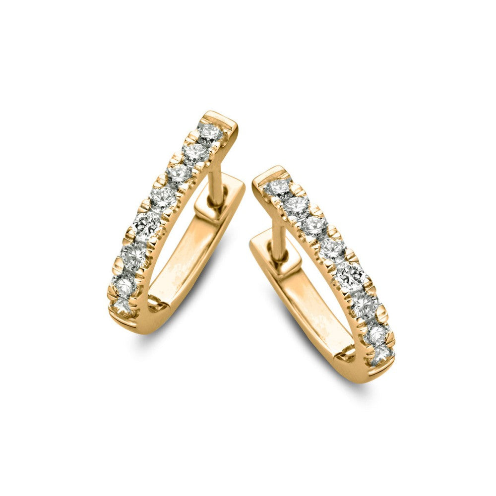 Aros de oro amarillo con diamantes, diseño en forma de barra con brillo.