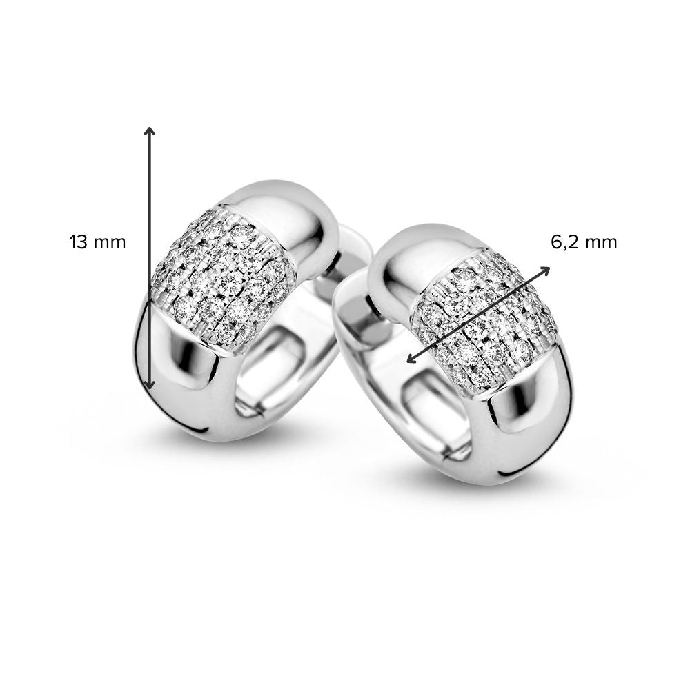 Aros de oro blanco con diamantes en pavé – Lujo sutil y refinamiento 0,32 crt.