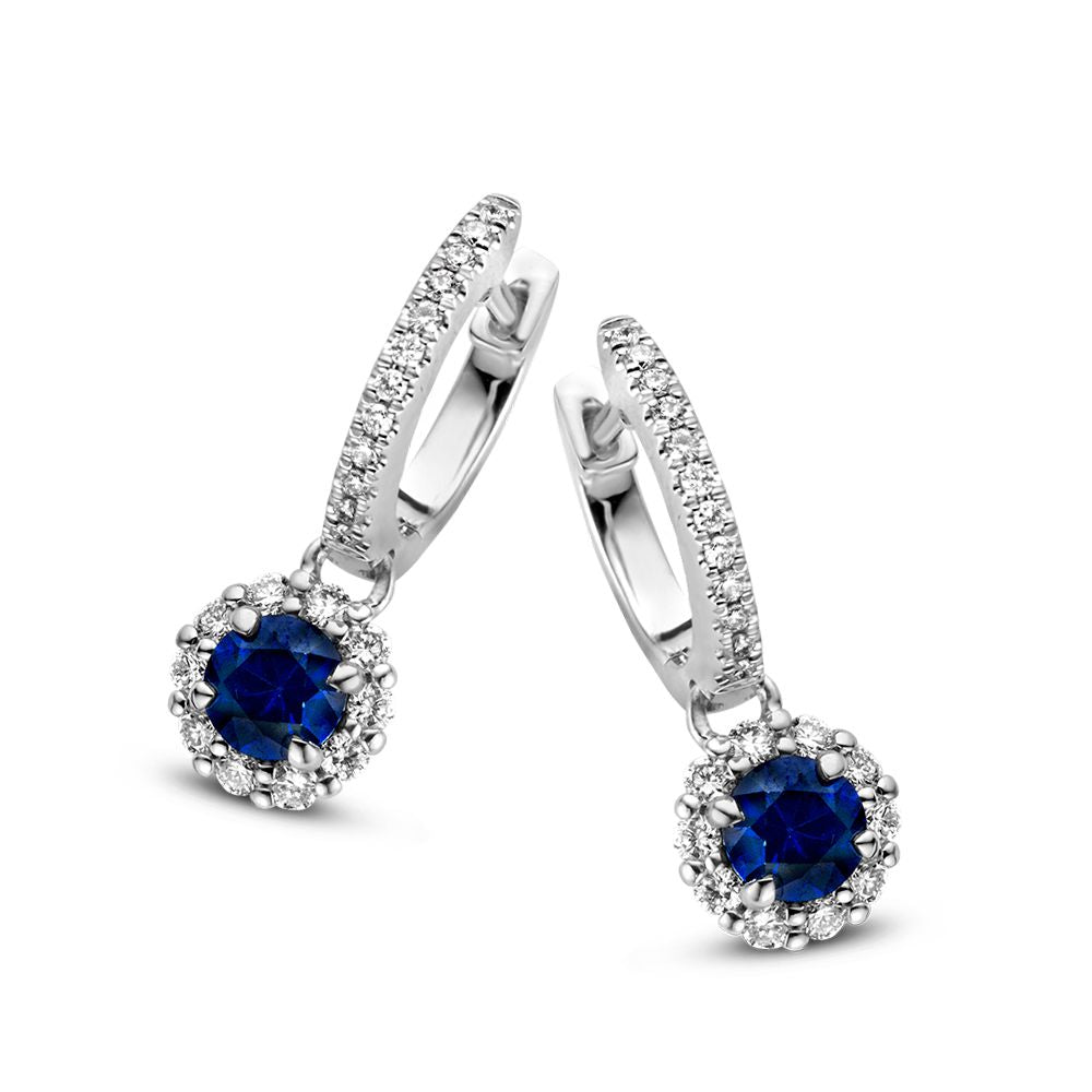 Aros de oro blanco con colgantes de zafiro, 0,74 crt de zafiro y 0,32 crt de diamantes.