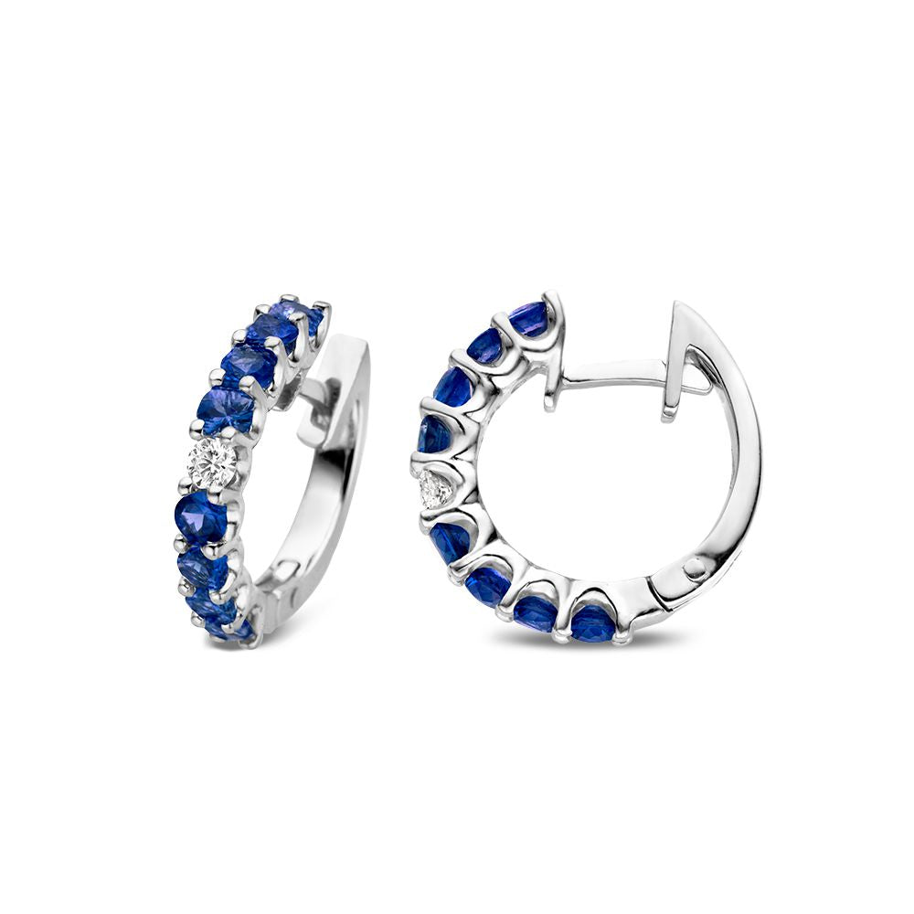 Aros de oro blanco de 18 kt con zafiros azules y diamante – Van der Kooij Joyería de Lujo