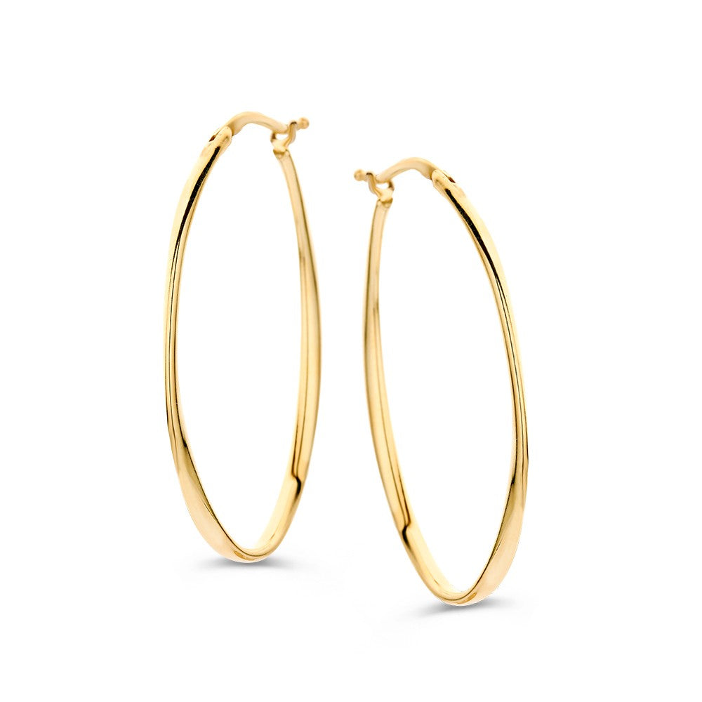 Pendientes de aro en oro amarillo con un diseño liso y elegante.