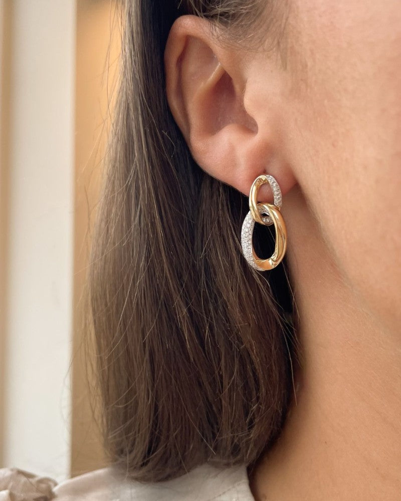 Pendientes de oro amarillo con diamantes – Elegancia y Brillo en Uno